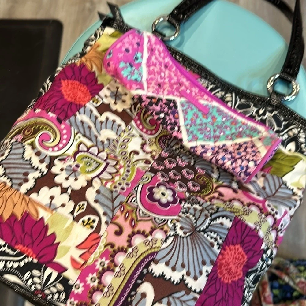 Vera Bradley Medley Tote Patchwork Limit Edition 2010 Shoulder Bag& pouch 2 pcs